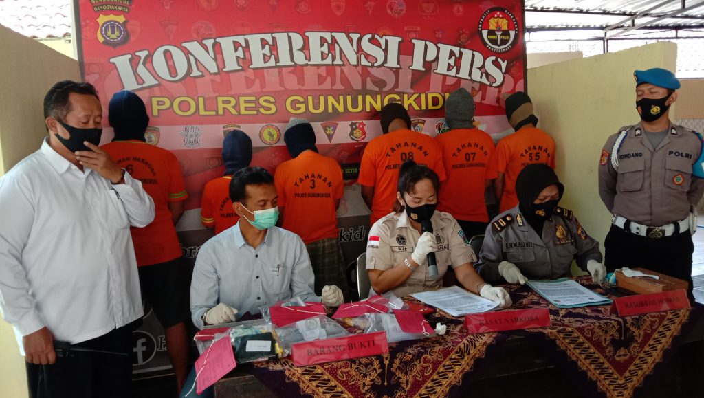 Tiga Pengedar Ditangkap, Polisi Sita Ratusan Pil Terlarang