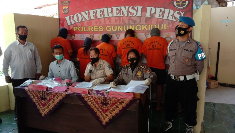 Tiga Pengedar Ditangkap, Polisi Sita Ratusan Pil Terlarang