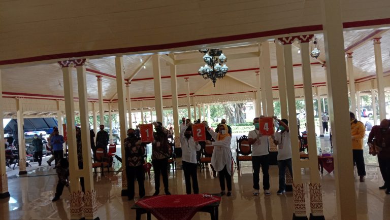 Rapat pleno pengundian nomor urut