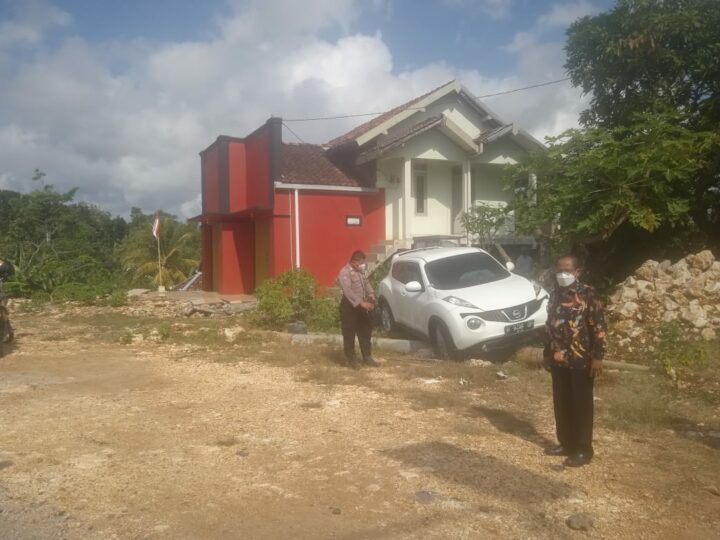 Mobil Nissan Pasca Mengalami Kecelakaan