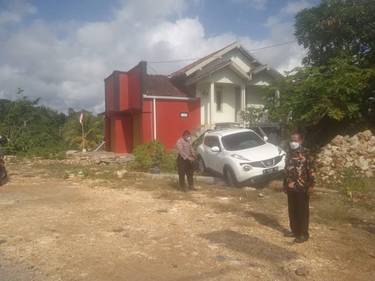 Mobil Nissan Pasca Mengalami Kecelakaan