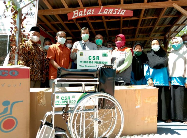 Bantuan Kursi Roda CSR BDG