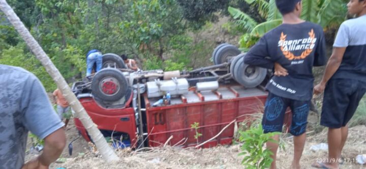 Kecelakaan Truk Terguling