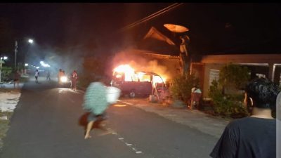 Mobil Yang Terbakar