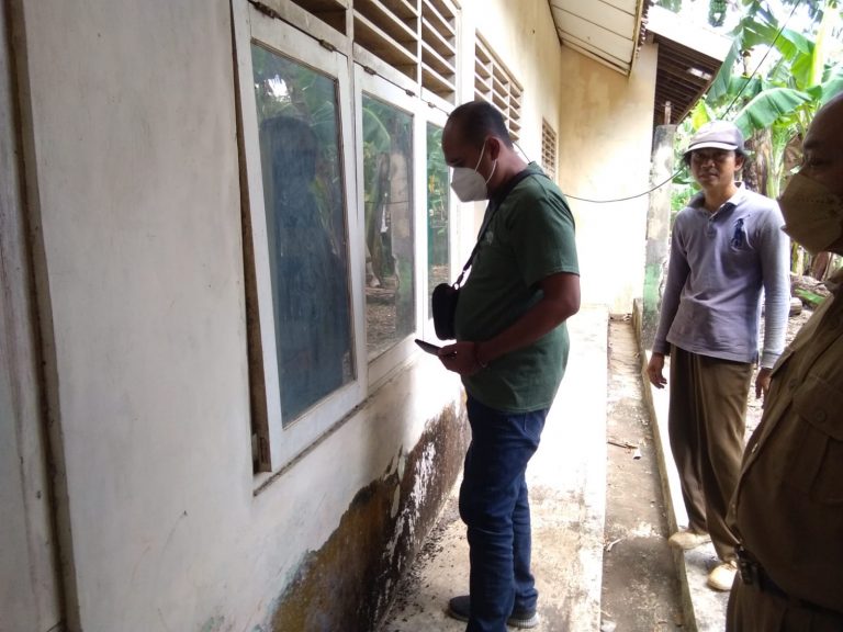 Polisi Saat Melakukan Olah Tkp