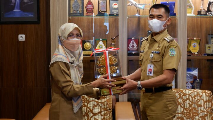 Suswaningsih Dan Bupati Sunaryanta