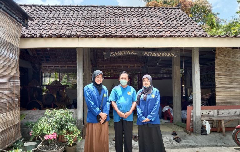 Wuri W, Slamet Haryadi & Isnain AJ