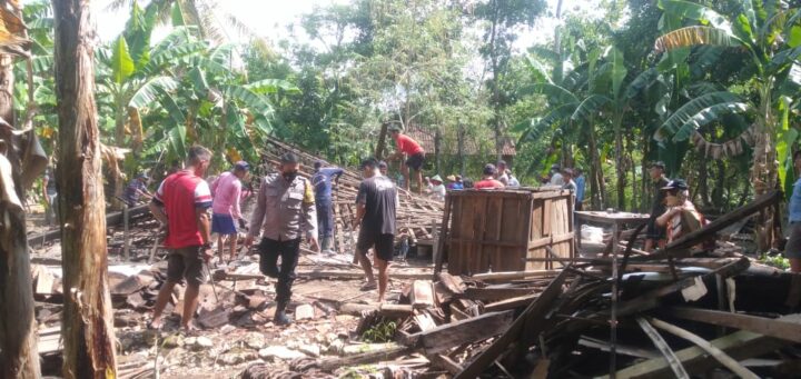 Rumah Korban Pasca Roboh