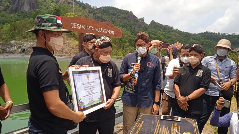 Sandiaga Uno Di Nglanggeran