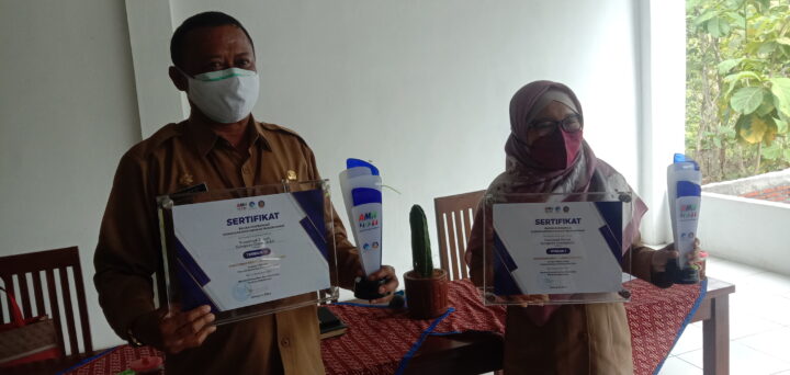 Penghargaan Medsos Terbaik (Kepala Diskominfo Wahyu N)