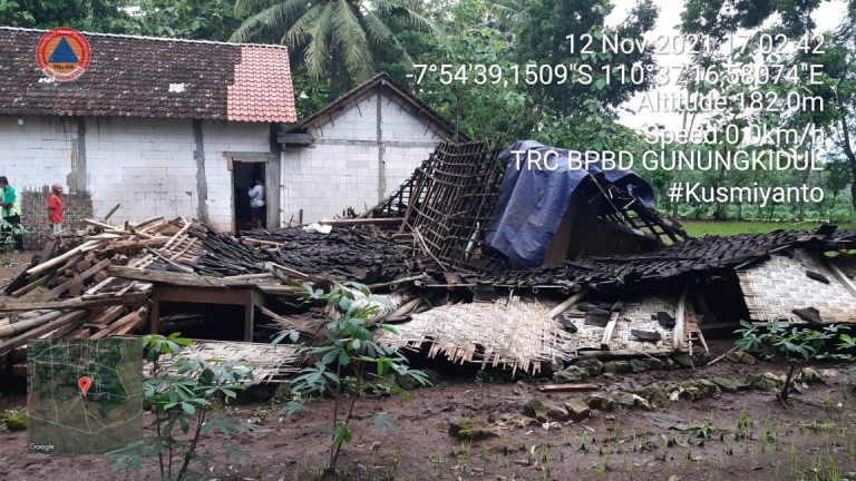 Foto Lokasi Rumah Ambruk
