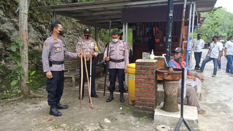Polisi Senjata Tongkat