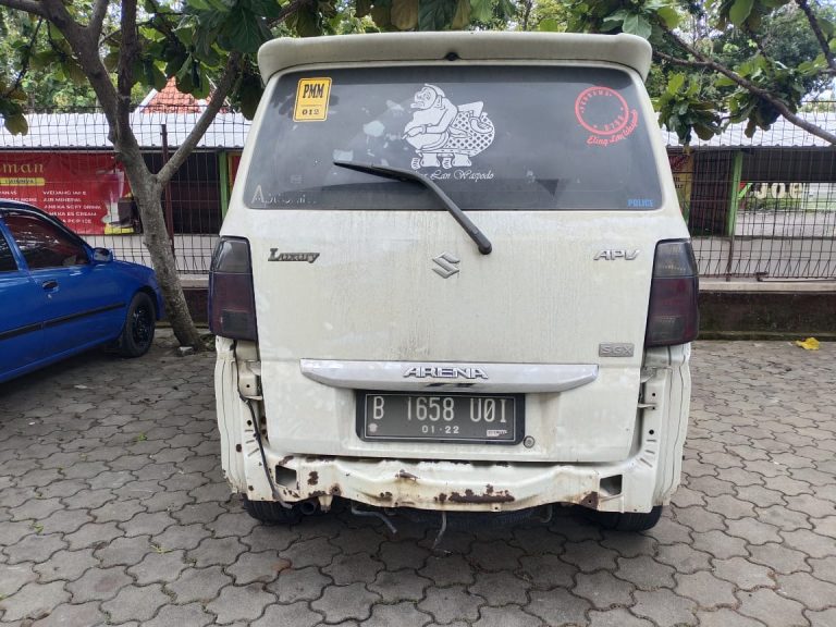 APV Yang Terlibat Kecelakaan