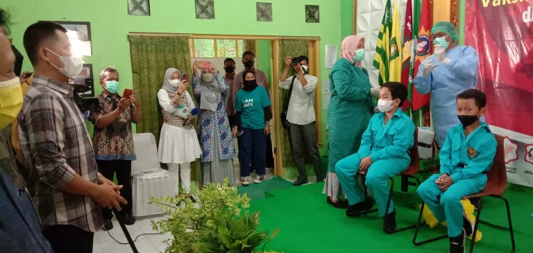 Bupati Sunaryanta Memantau Vaksinasi