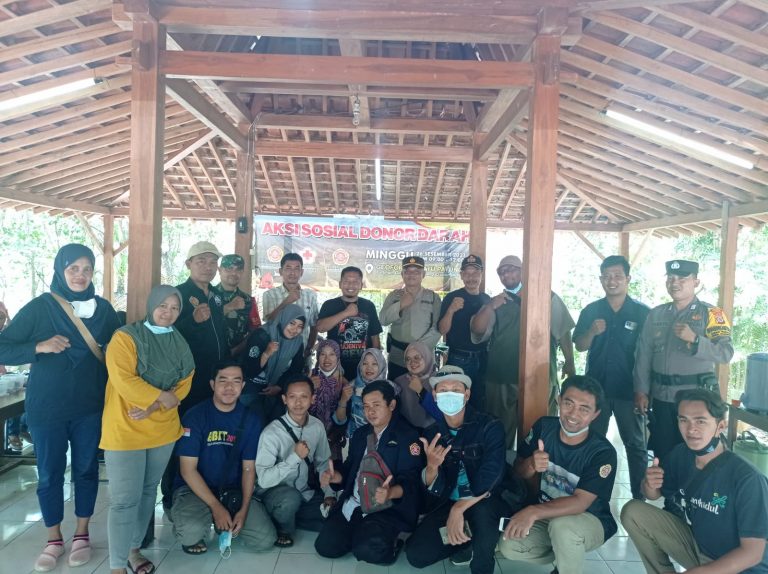 Donor Darah Karang Taruna