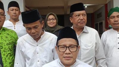 Ketua DPP PKB Muhaimin Iskandar (tengah)