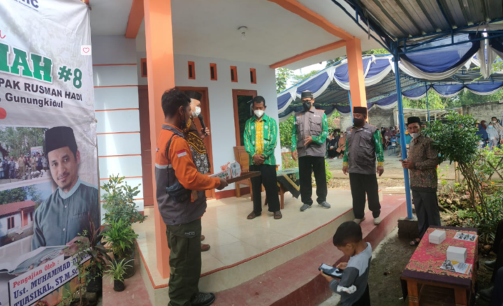 Serah Terima Kunci Bedah Rumah Lazismu Di Kalurahan Genjahan Ponjong