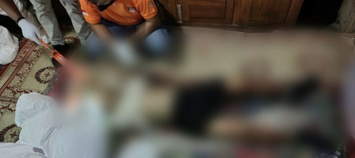 Inafis Polres Gunungkidul Dan Tim Medis Saat Melakukan Pemeriksaan Mbah Tukiman