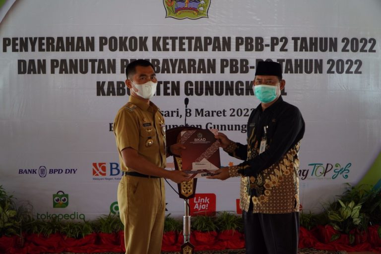Bupati Sunaryanta Penyerahan Pokok Ketetapan PBB P2 Tahun 2022