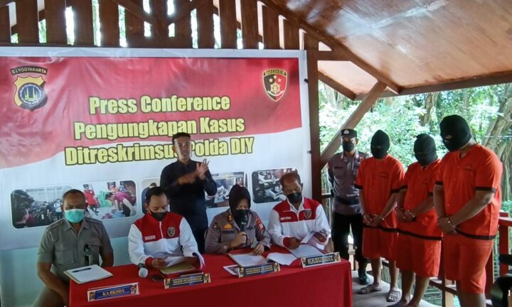 Lima Orang Ditangkap Polisi Jual Beli Satwa Liar