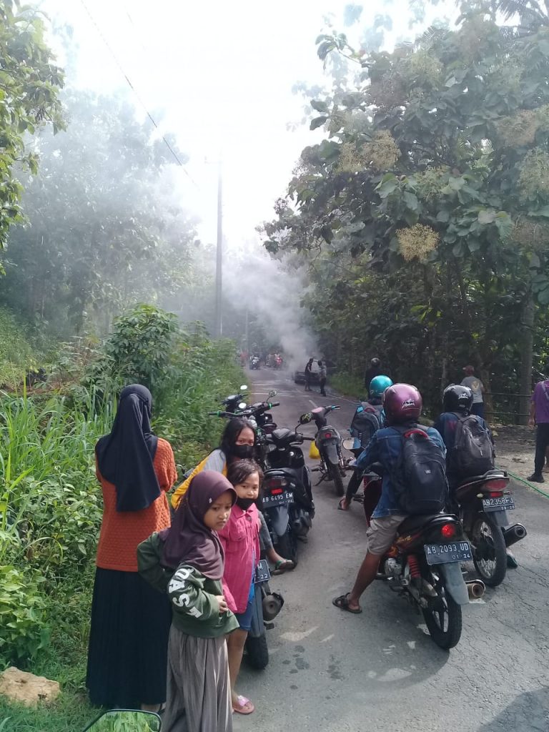 Mobil Sedan Ludes Terbakar Di Panggang Gunungkidul