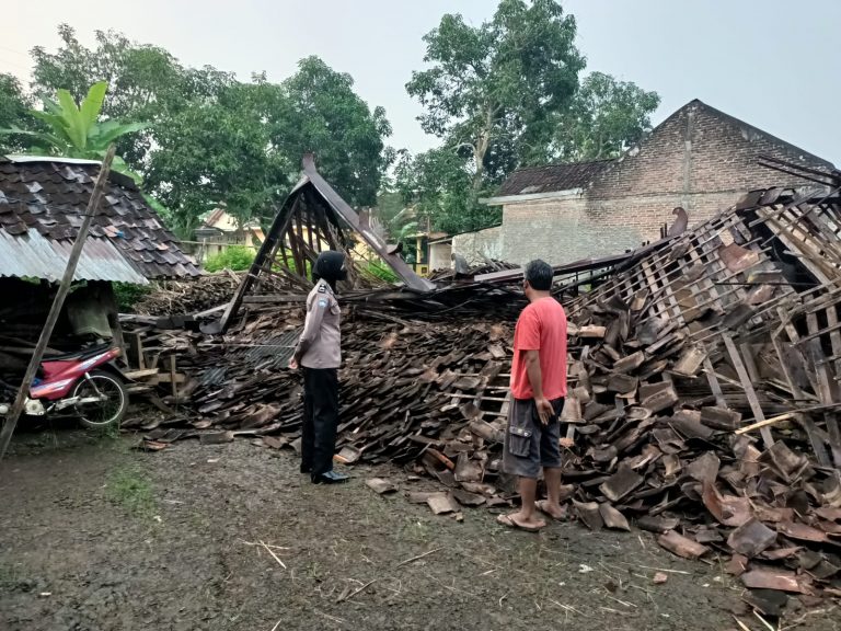 Rumah Mariyo Semanu Roboh Rata Dengan Tanah