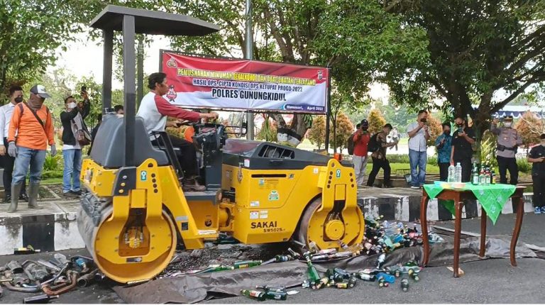 Pemusnaan Minumal Beralkohol Dan Obat Terlarang Polres Gunungkidul