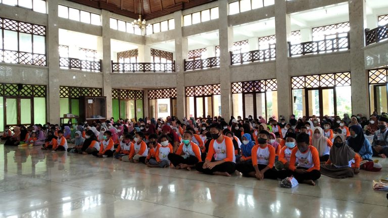 Pentasarufan Bingkisan Sembako Anak Yatim