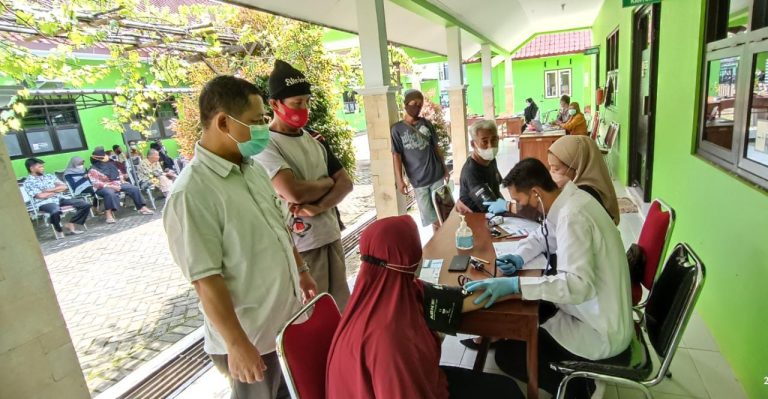 Tiga Tim Medis Puskesmas Ini Vaksinasi ODGJ Dan Disabilitas