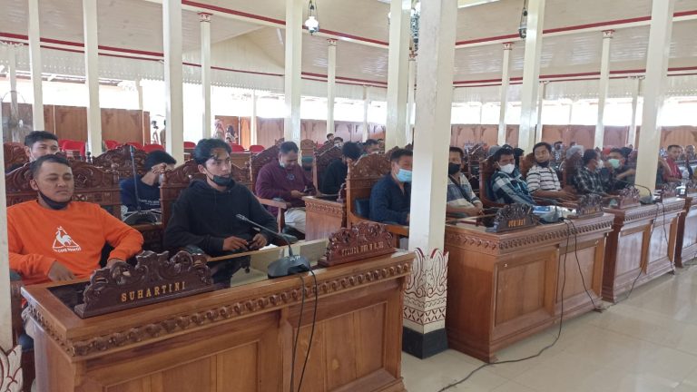 Audensi Wali Siswa SD N Tepus II Dengan DPRD