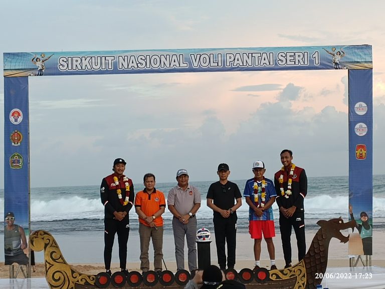 Pembukaan Resmi Voli Nasional Di Pantai Sepanjang