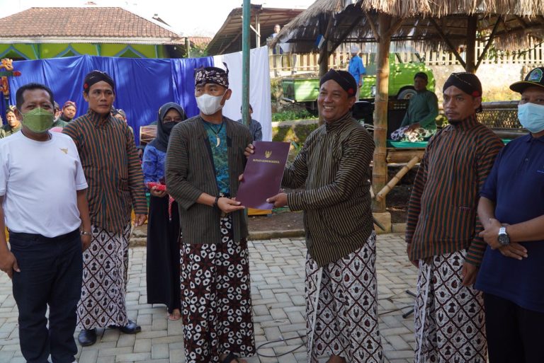 Penyerahan SK Kalurahan Rintisan Budaya