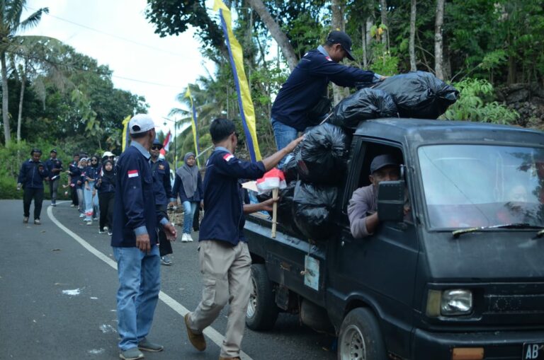 Karnaval Dan Aksi Bersih Bersih Sampah