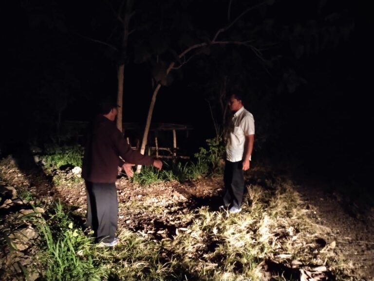 Polisi Saat Melakukan Olah TKP