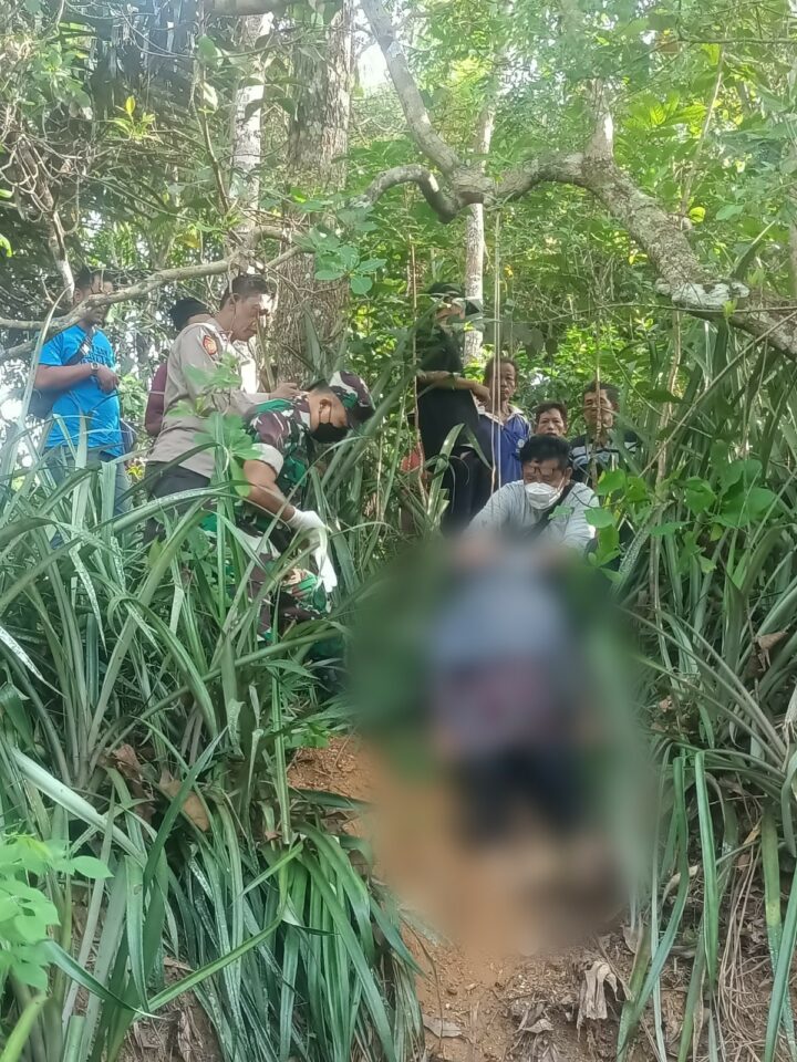 Evakuasi Jenazah Gantung Diri