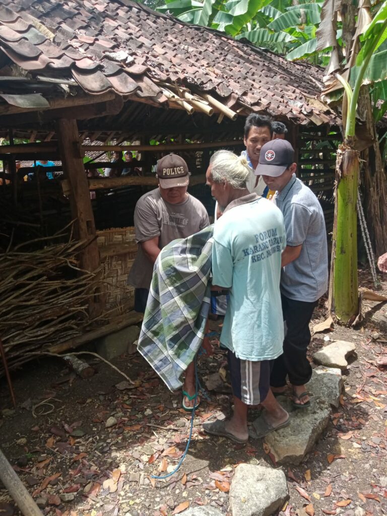 Korban Saat Dievakuasi