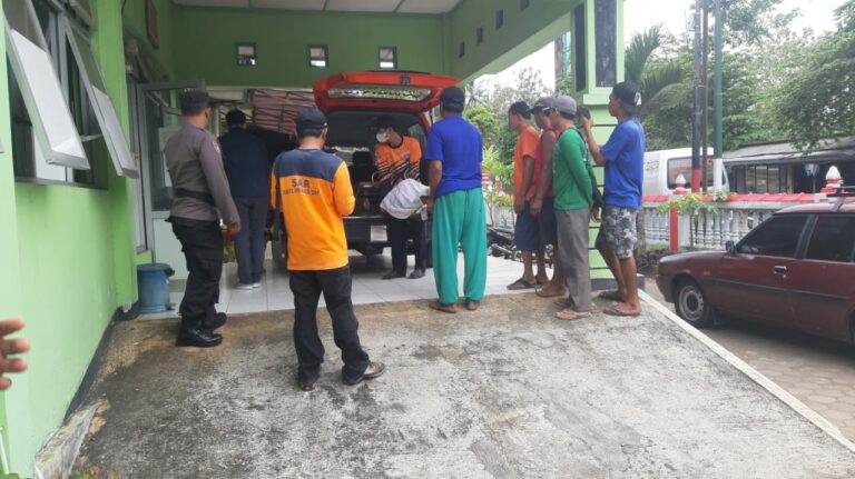 Korban Saat Dievakuasi Ke Puskesmas
