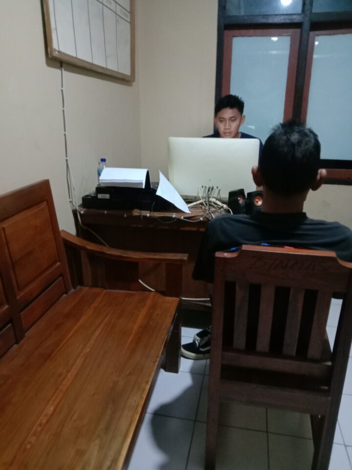 Korban Saat Diperiksa Penyidik