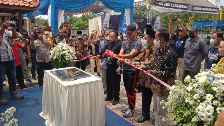 Peresmian Pasar Desa Logandeng