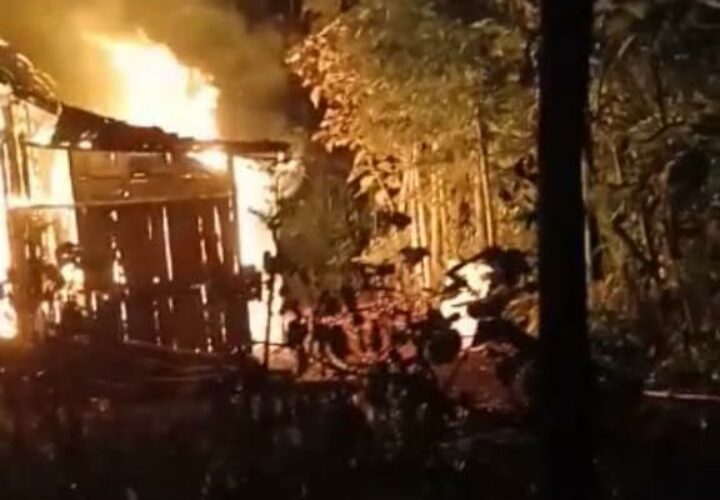 Rumah Korban Saat Terbakar