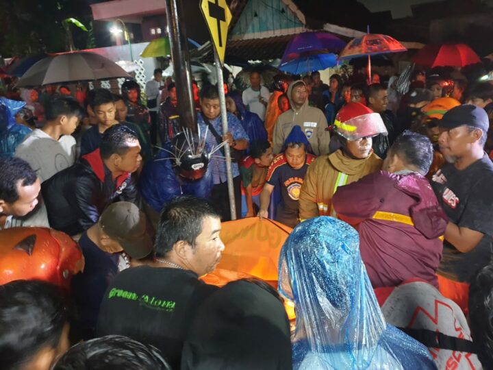 Korban Saat Dievakuasi