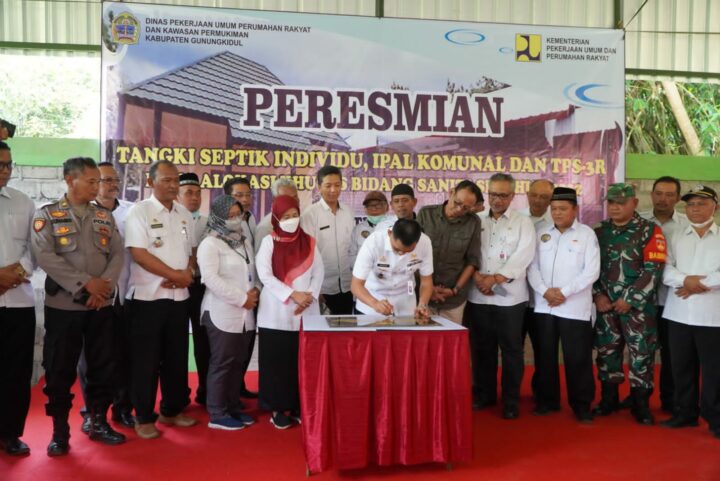 Peresmian Septik Individu Oleh Bupati