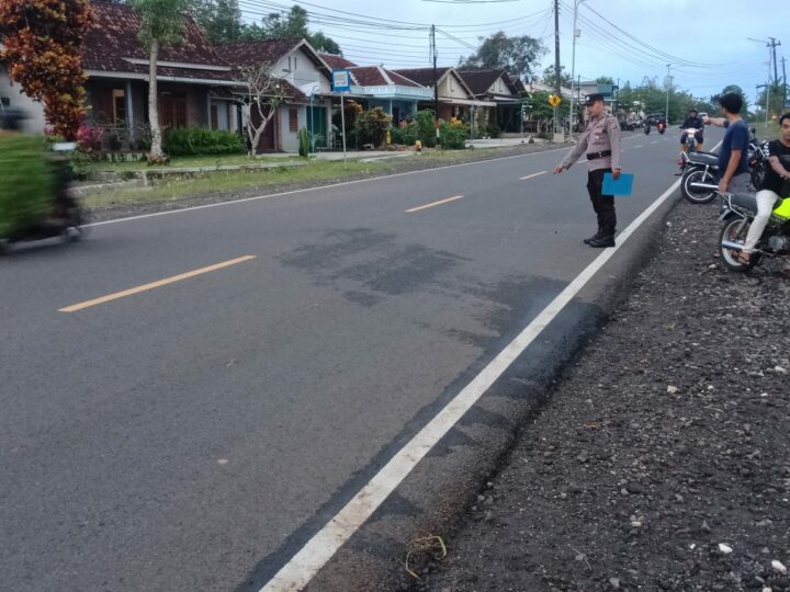 Polisi Melakukan Olah TKP