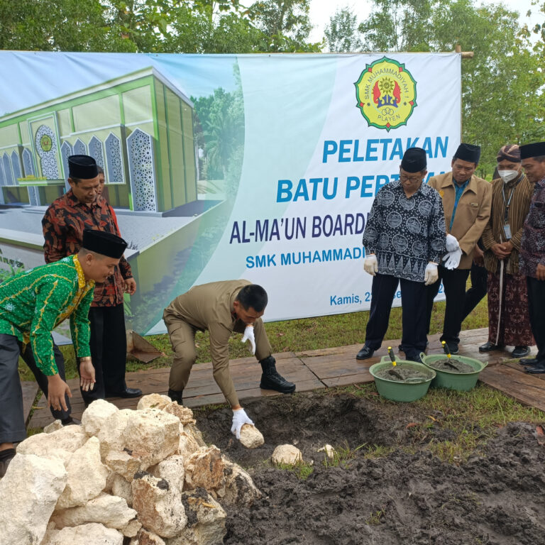 Peletakan Batu Pertama Pembangunan Asrama