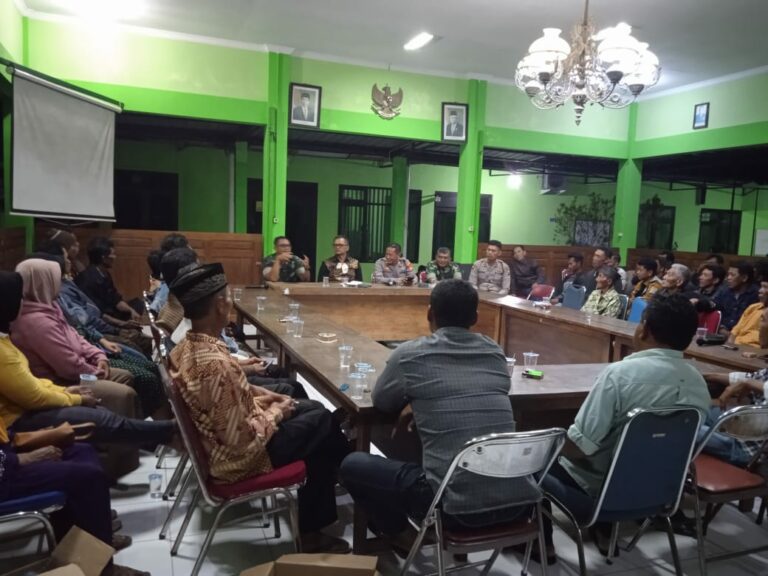 Audensi Warga Kanigoro Dan Forkompimcam