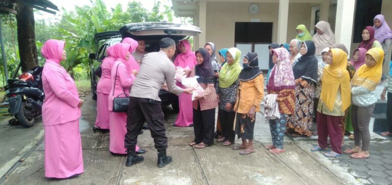 Baksos Polsek Panggang