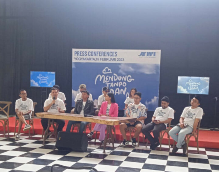 Jumpa Pers Film Mendung Tanpo Udan