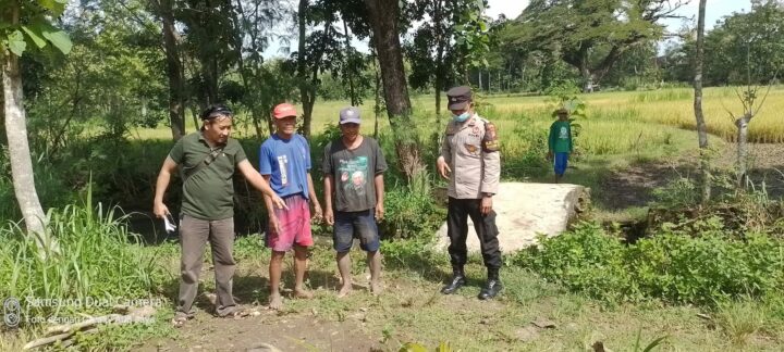 Polisi Saat Melakukan Olah TKP