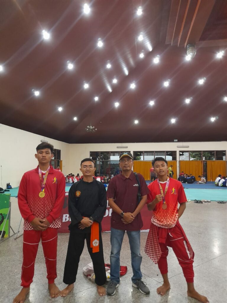 M Fariz (paling Kiri)