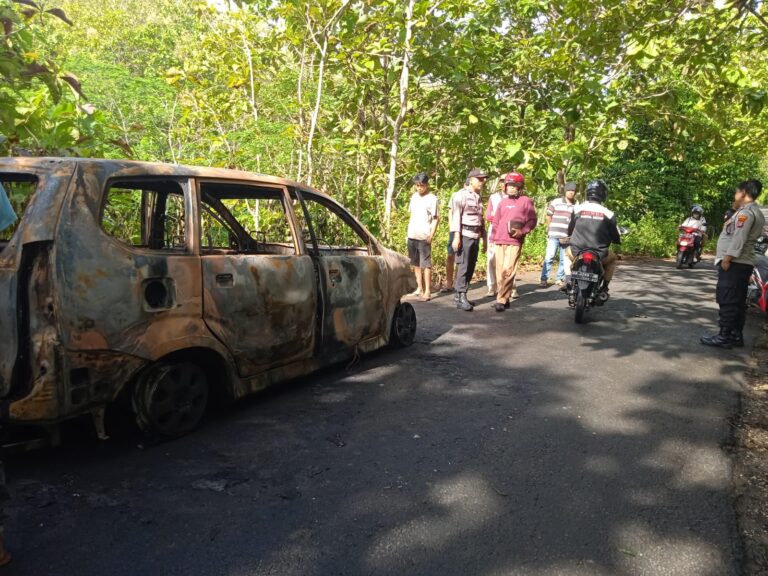 Mobil Korban Usai Terbakar